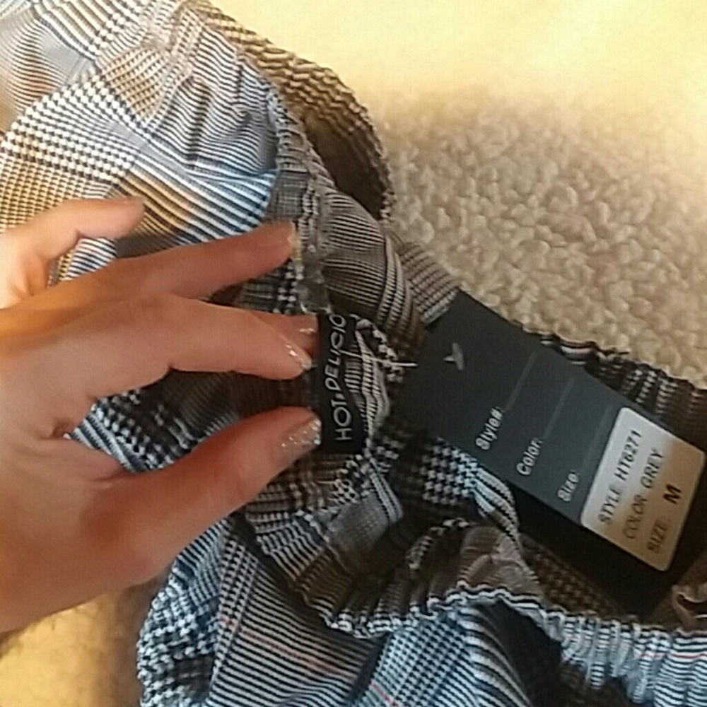 Hot & Delicious Crop Top Plaid Houndstooth - Picture 8 of 8